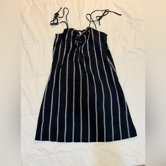 Billabong Black and White Striped dress - Picture 1 of 2